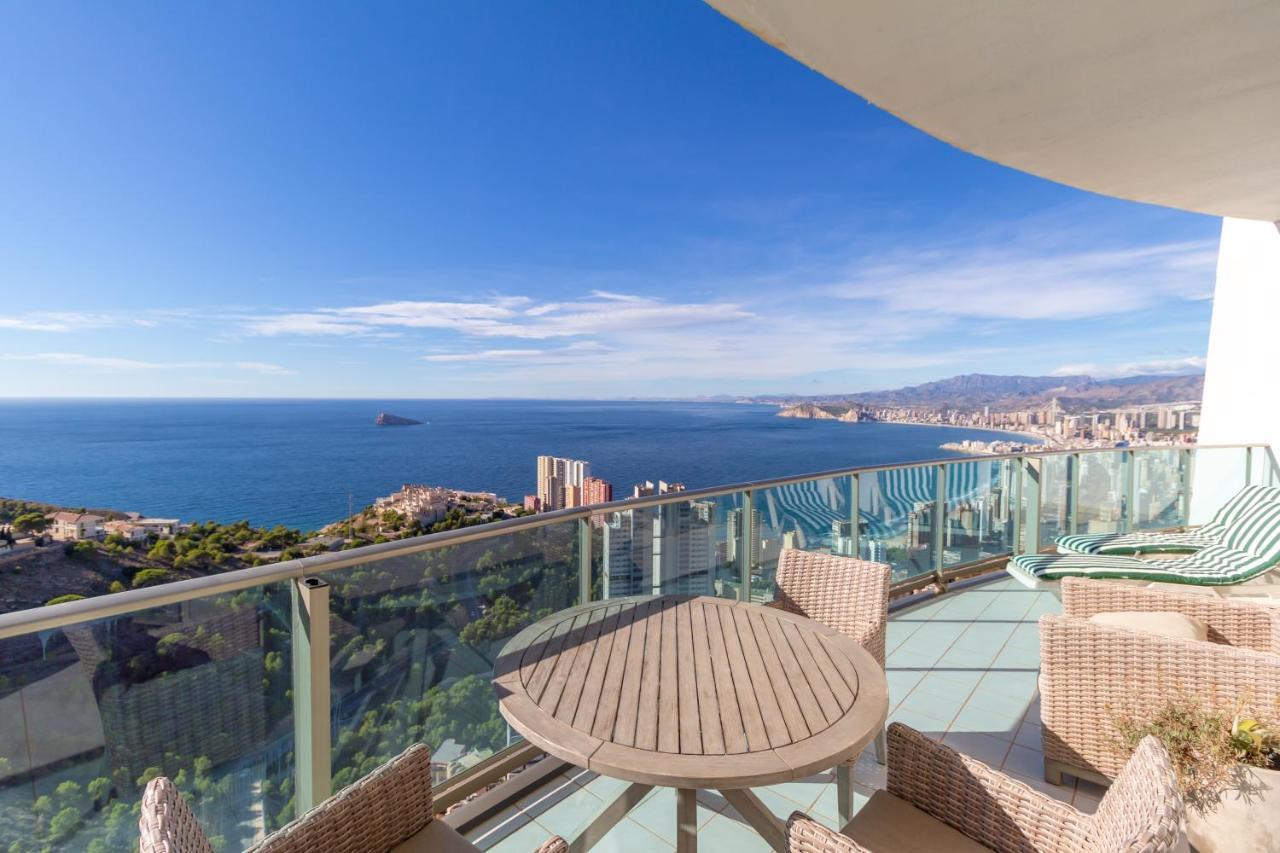 Sunny Penthouse On The 41st Floor In Torre Lugano, With Pool And Garage Appartement
