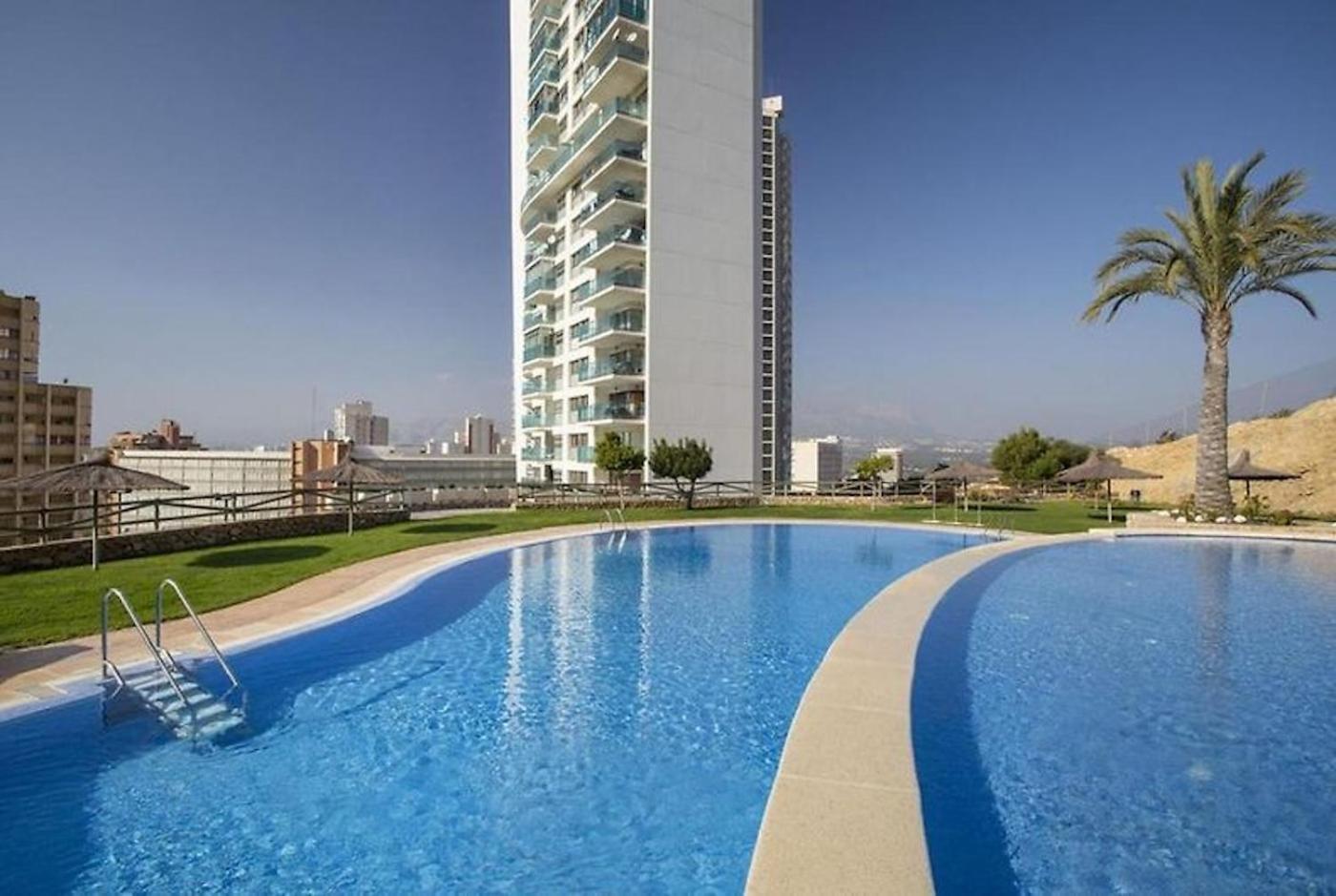Appartement Sunny Penthouse On The 41st Floor In Torre Lugano, With Pool And Garage